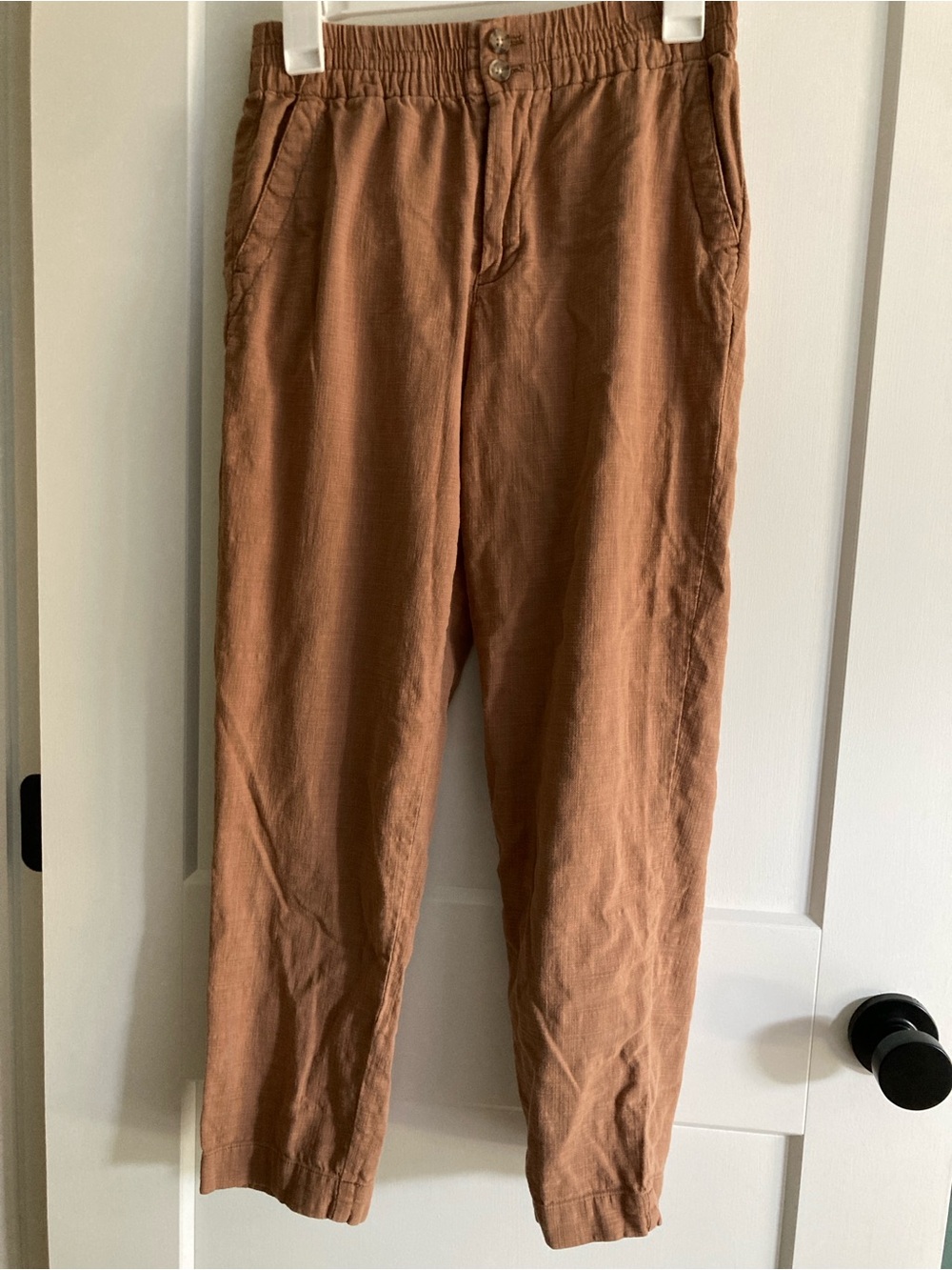 Marine Layer Women’s Elastic-Waist Crop Pants in Rust
